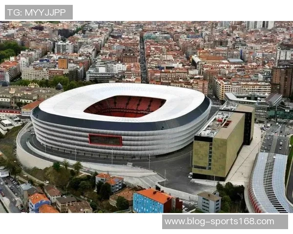 西甲球员开场静止抗议引发热议赛事转播俯瞰球场长达20秒